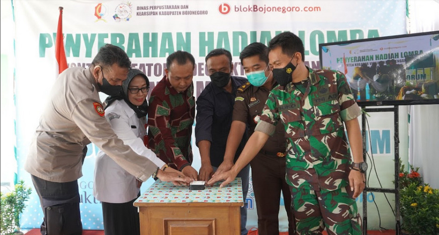 Tekan Tombol Tandai KickOff Road to Bojonegoro Digital Forum